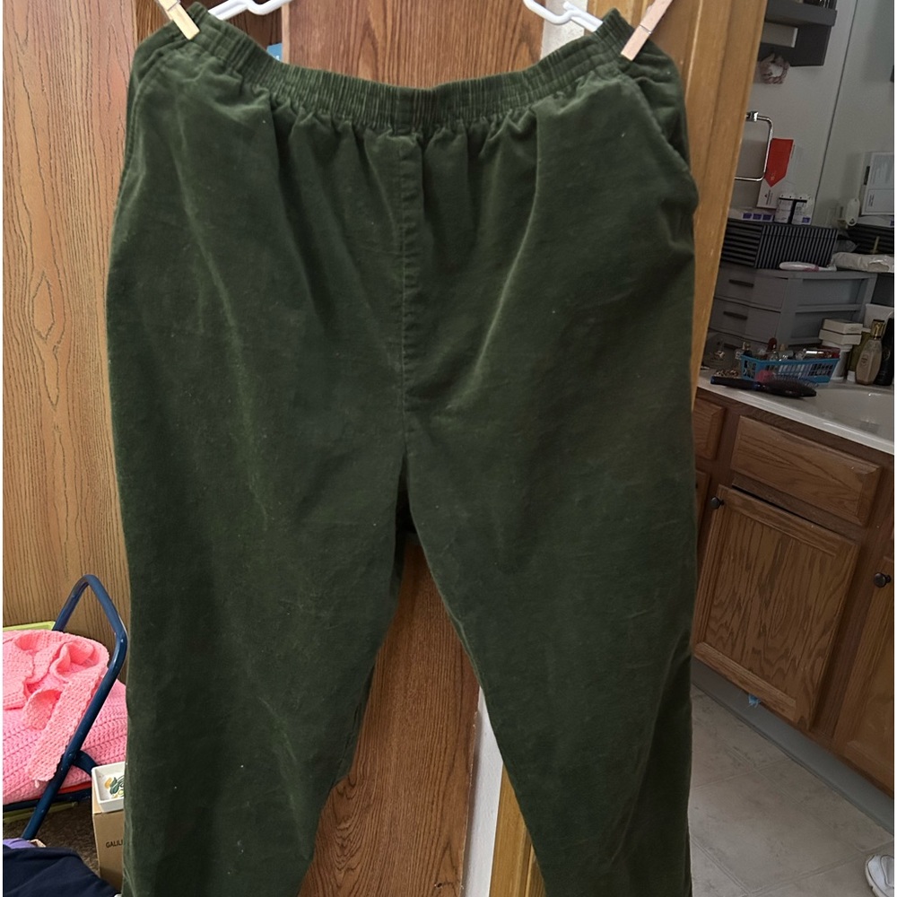 Women’s vintage corduroy pants. Olive green color. Never worn